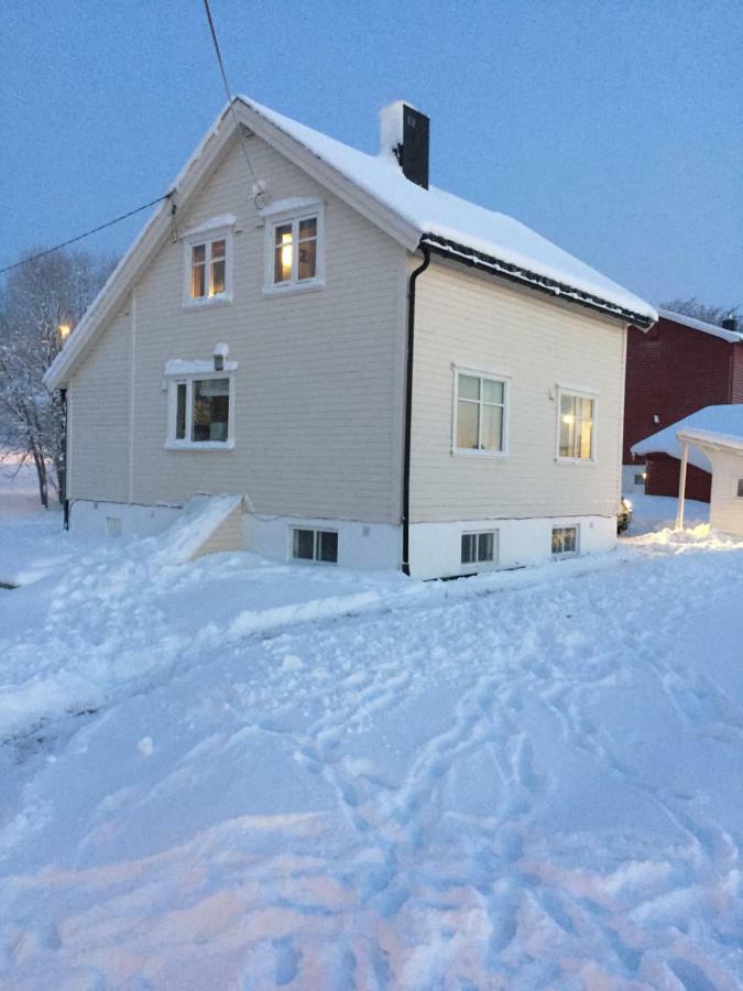 House In Central Фінснес Екстер'єр фото